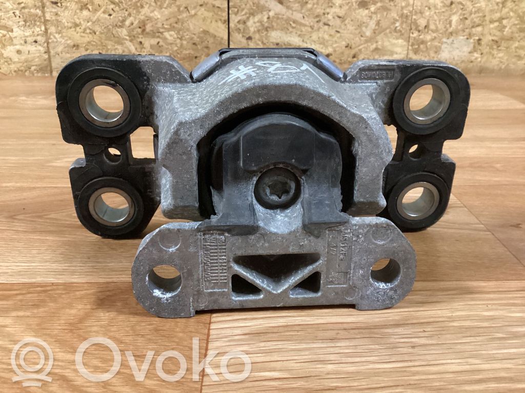 Engine mount bracket   6G927M121