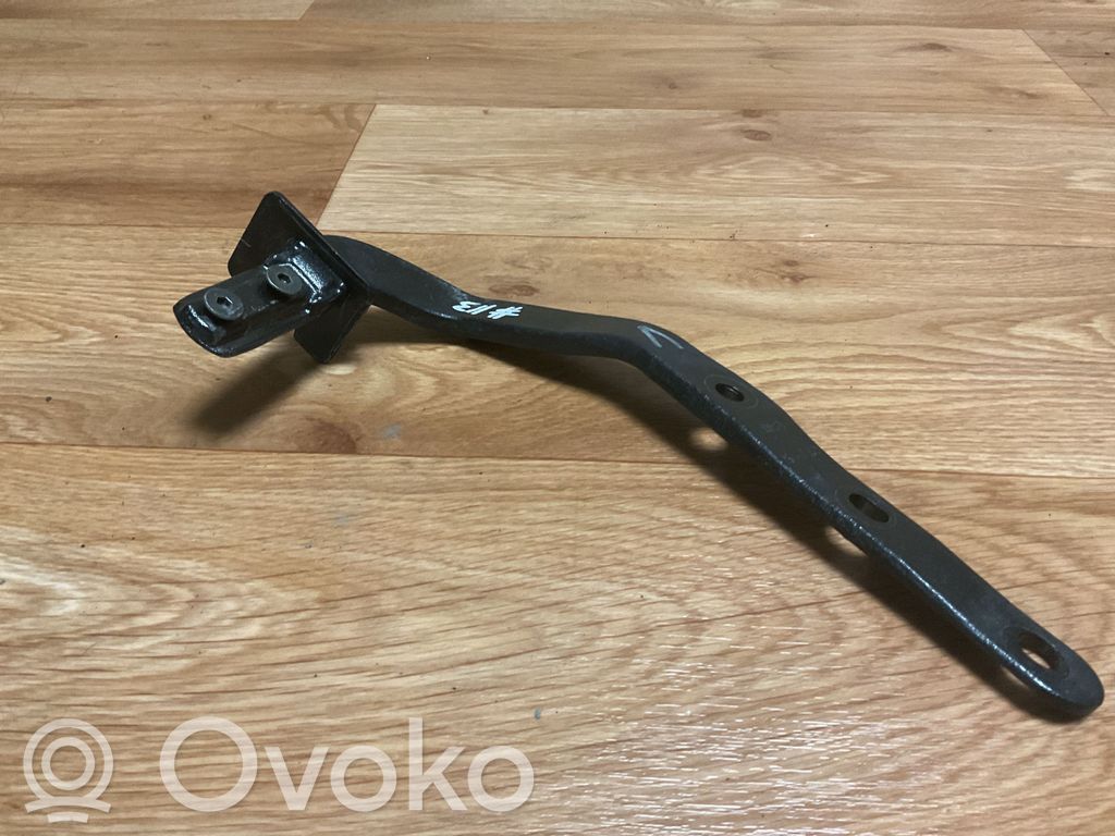 Volvo V70 Tailgate/trunk/boot hinge 