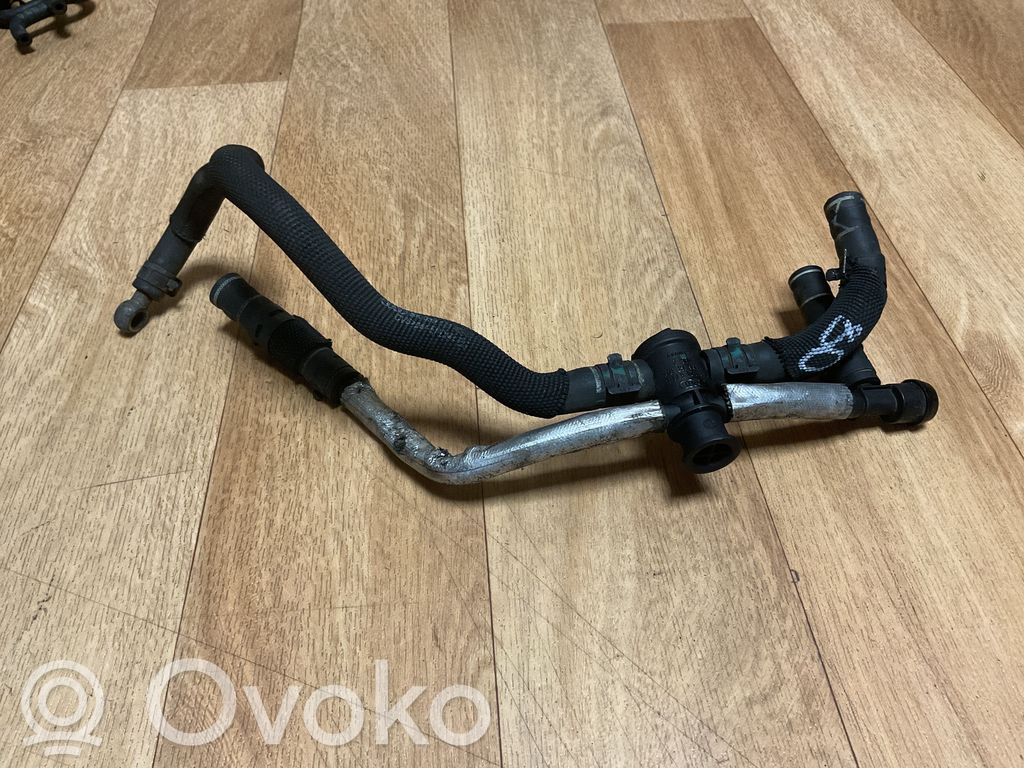 Volkswagen Touareg II Engine coolant pipe/hose 