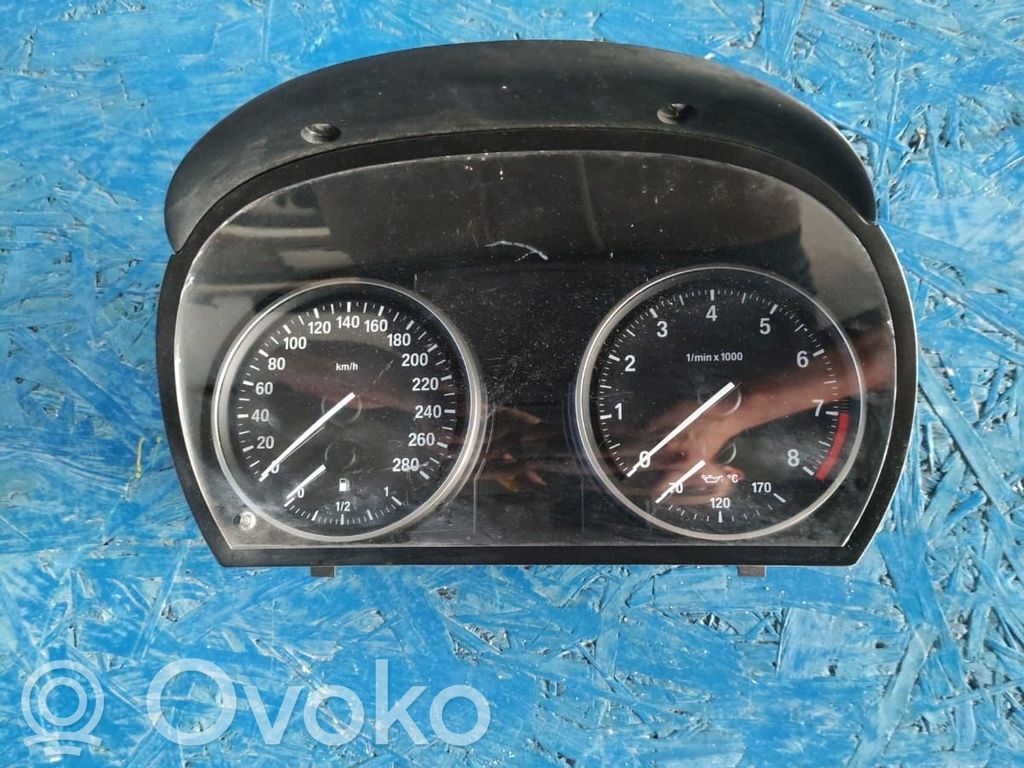 Geschwindigkeitsmesser Cockpit   924236801