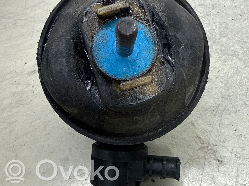Audi A3 S3 A3 Sportback 8P Engine mount bracket 