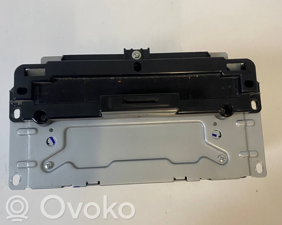 Panel / Radioodtwarzacz CD/DVD/GPS   P05091462AH,P05091095AA