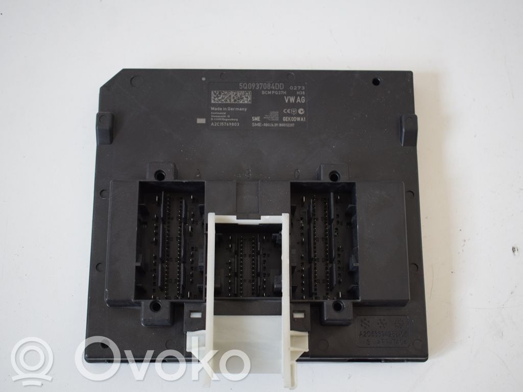 Mukavuusmoduuli   5Q0937084DD