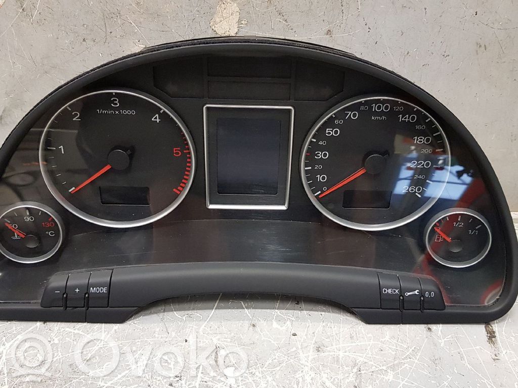 Audi A4 S4 B6 8E 8H Tacómetro 