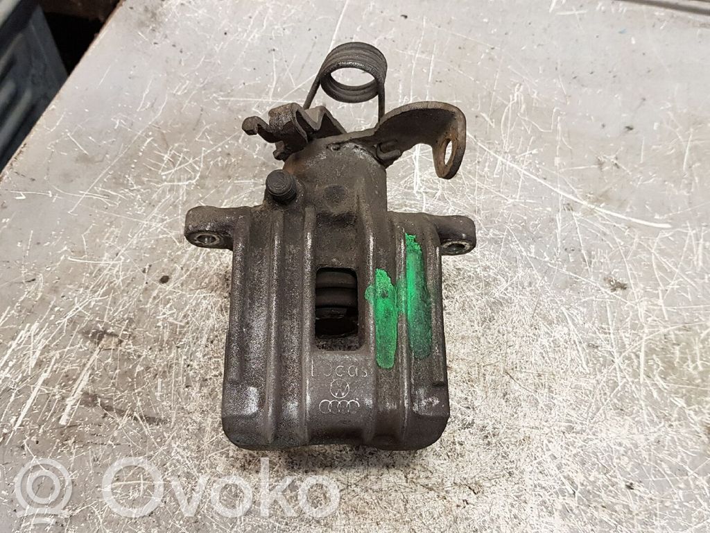 Audi A4 S4 B6 8E 8H Tylny zacisk hamulcowy 