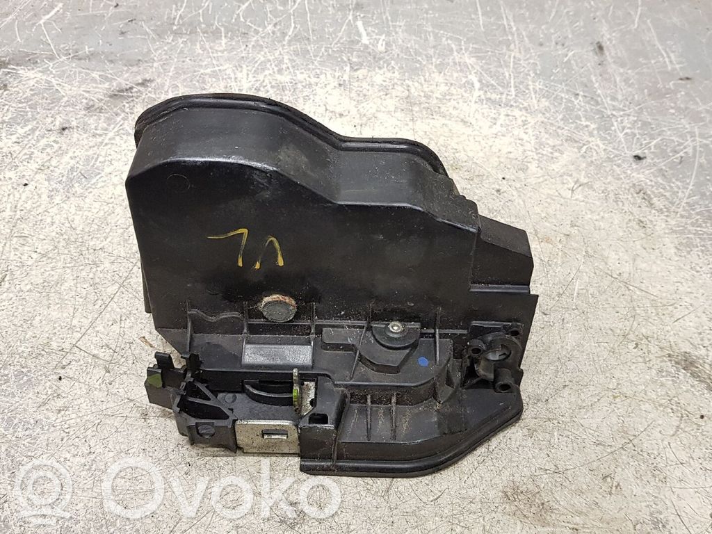 Front door lock   51217202143