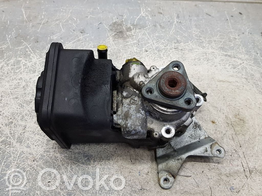 Servopumpe   32411095748