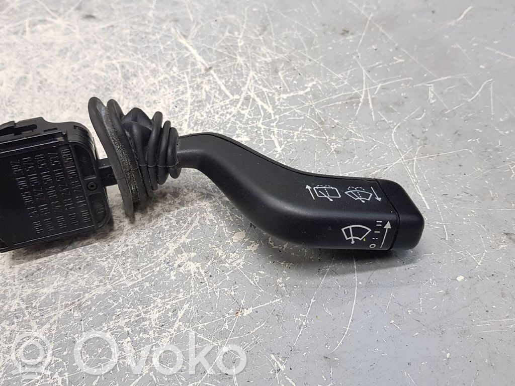 Opel Astra F Pyyhkijän vipu 