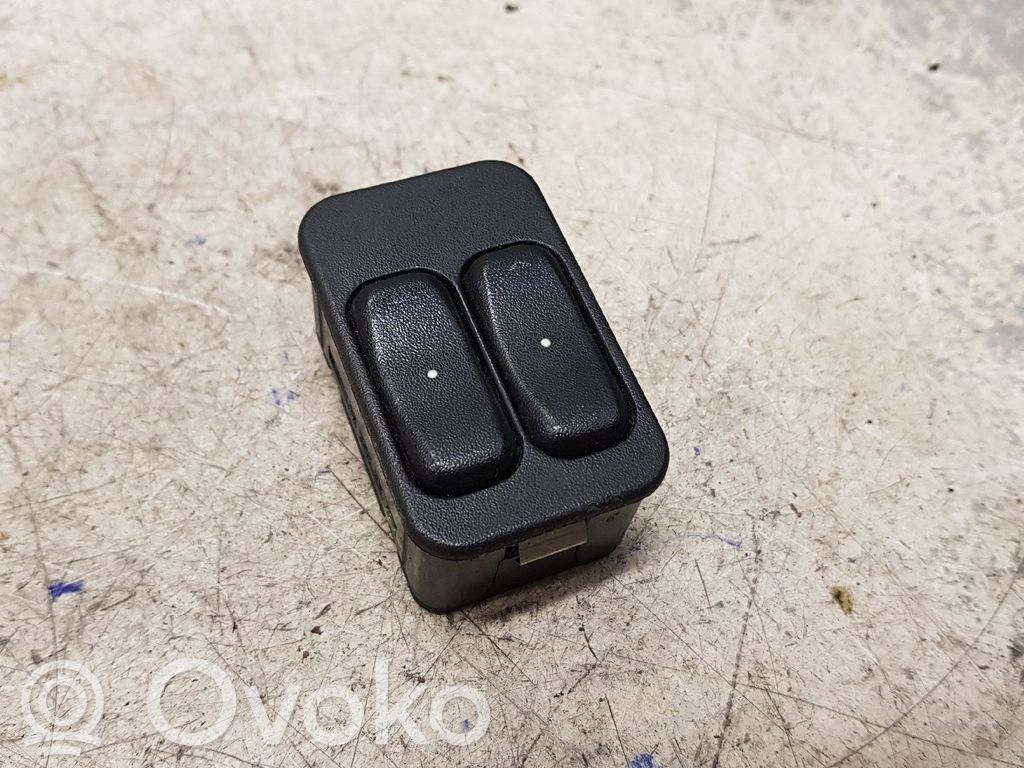 Opel Corsa C Sähkötoimisen ikkunan ohjauskytkin 