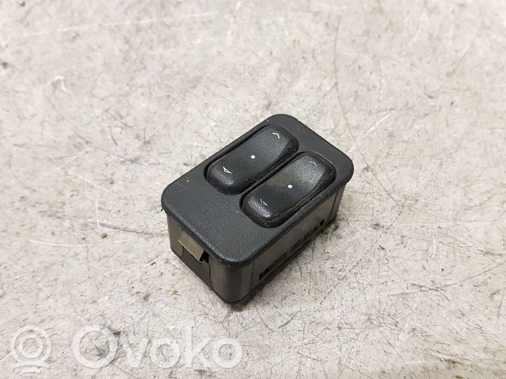 Opel Meriva A Sähkötoimisen ikkunan ohjauskytkin 