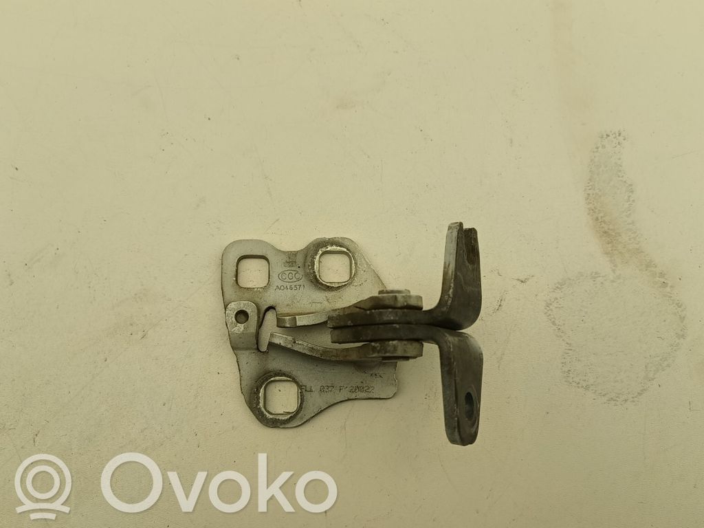 Priekšpusē augšējā vira (eņģe)   A046571,037F2002