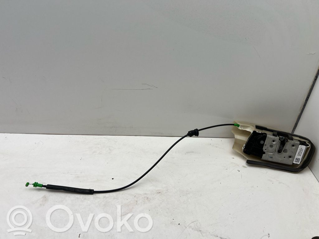 Tesla Model 3 Priekšpusē slēdzene 