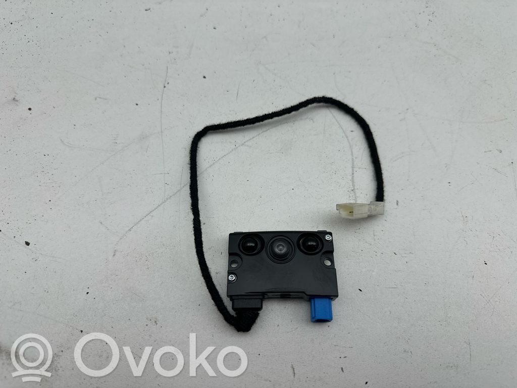 Tesla Model Y Wing mirror camera 