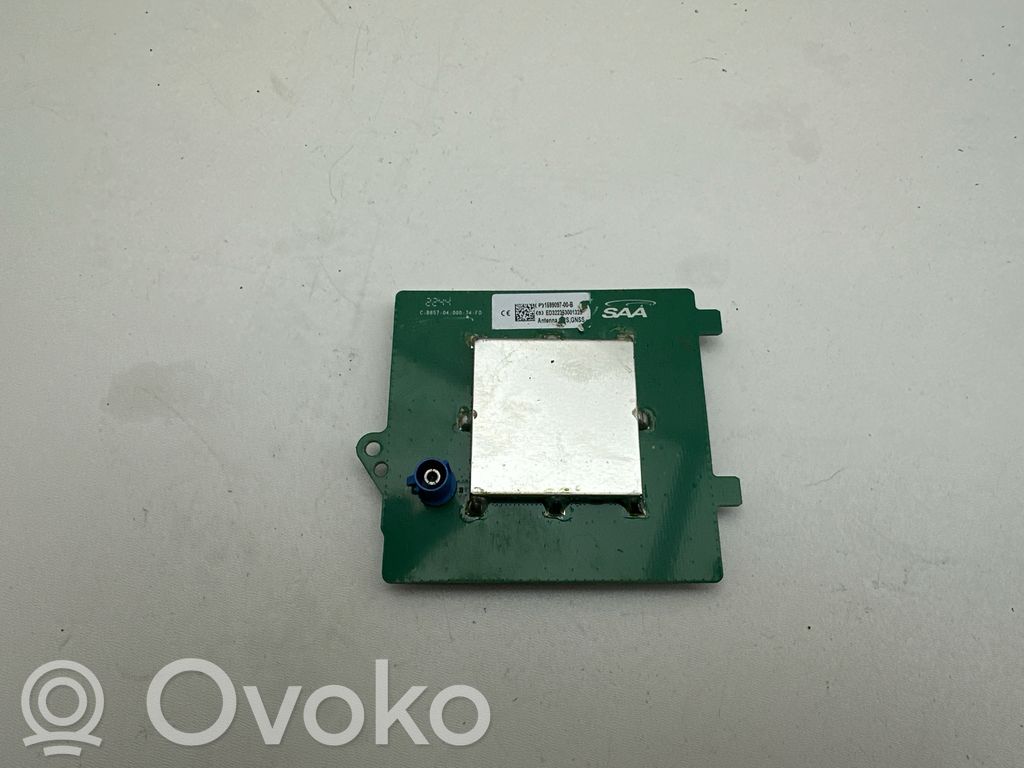 Tesla Model Y Aerial antenna amplifier 