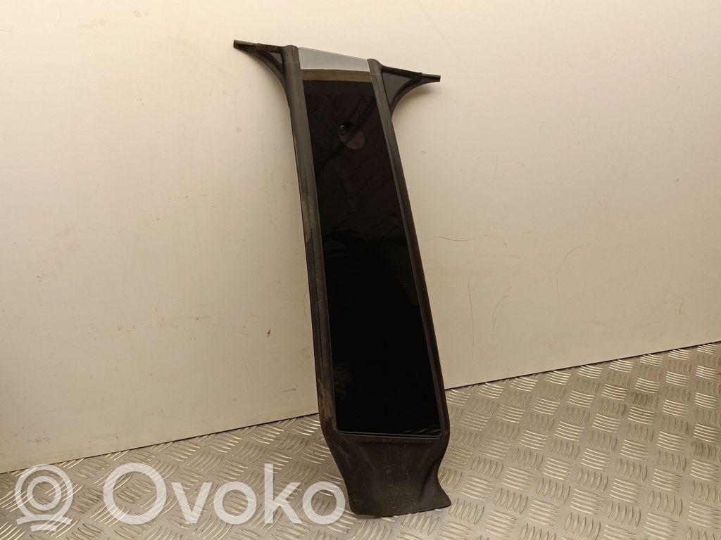 Tesla Model Y (B) Pilarin verhoilu (ulkopuolinen) 