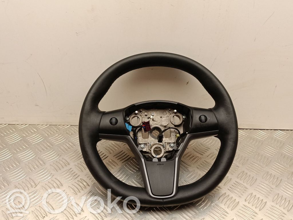 Tesla Model Y Stūre 