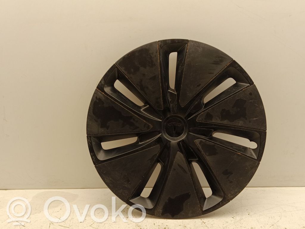 Tesla Model 3 Highland R18 wheel hub/cap/trim 