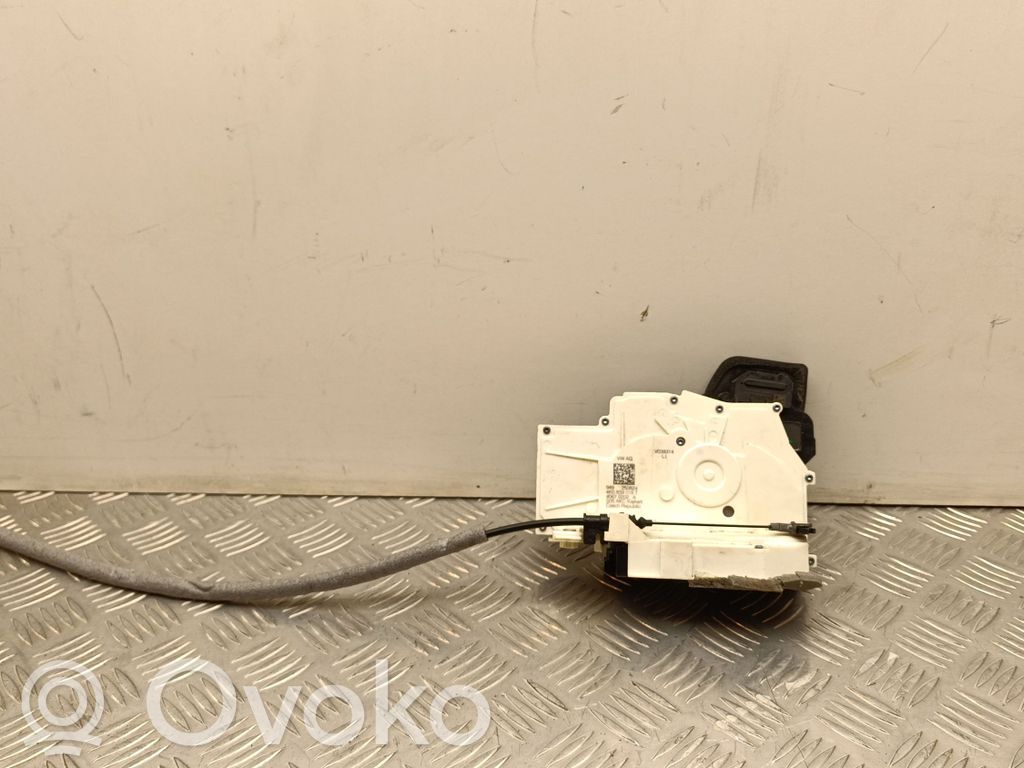 Volkswagen ID.4 Zamek drzwi tylnych 