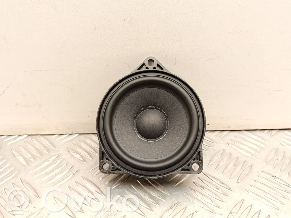 Tesla Model Y Panel speaker 