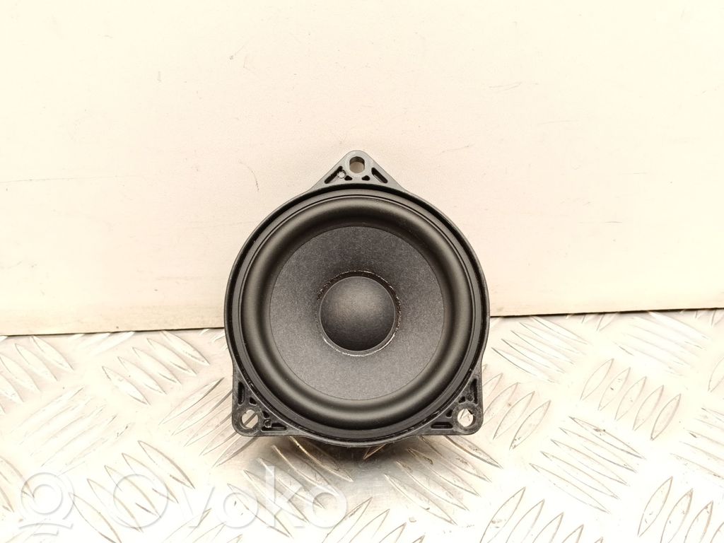 Tesla Model Y Panel speaker 