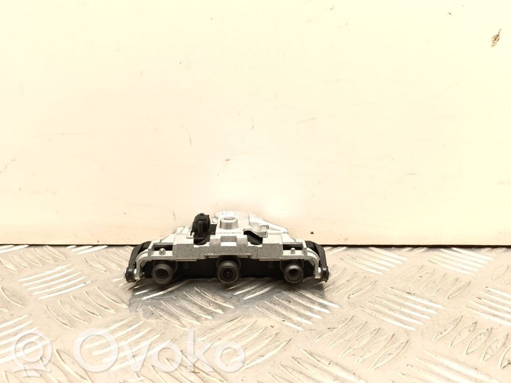 Tesla Model Y Windshield/windscreen camera 