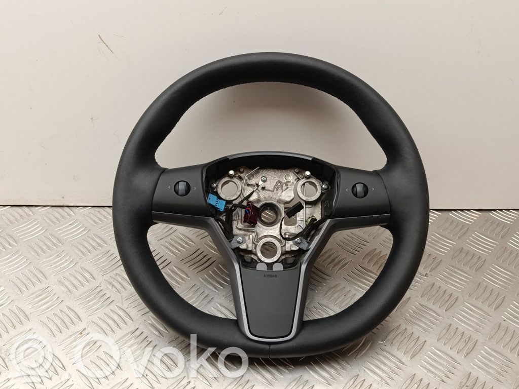 Tesla Model Y Stūre 
