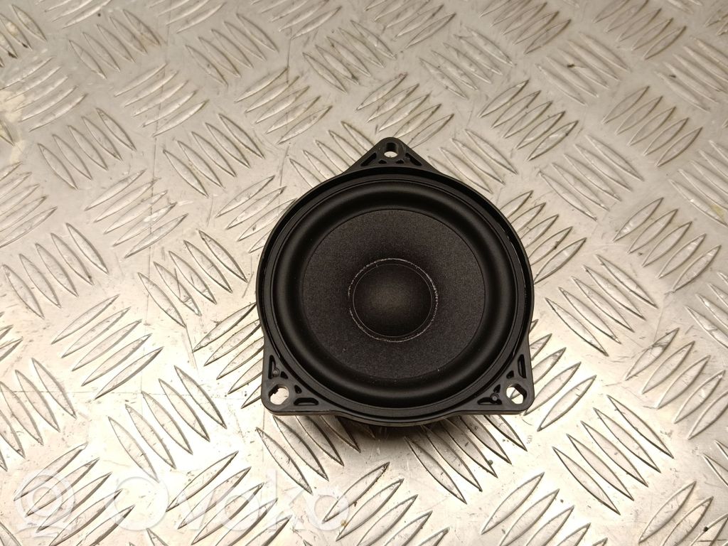 Tesla Model Y Panel speaker 