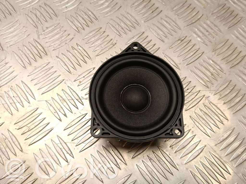 Tesla Model Y Panel speaker 