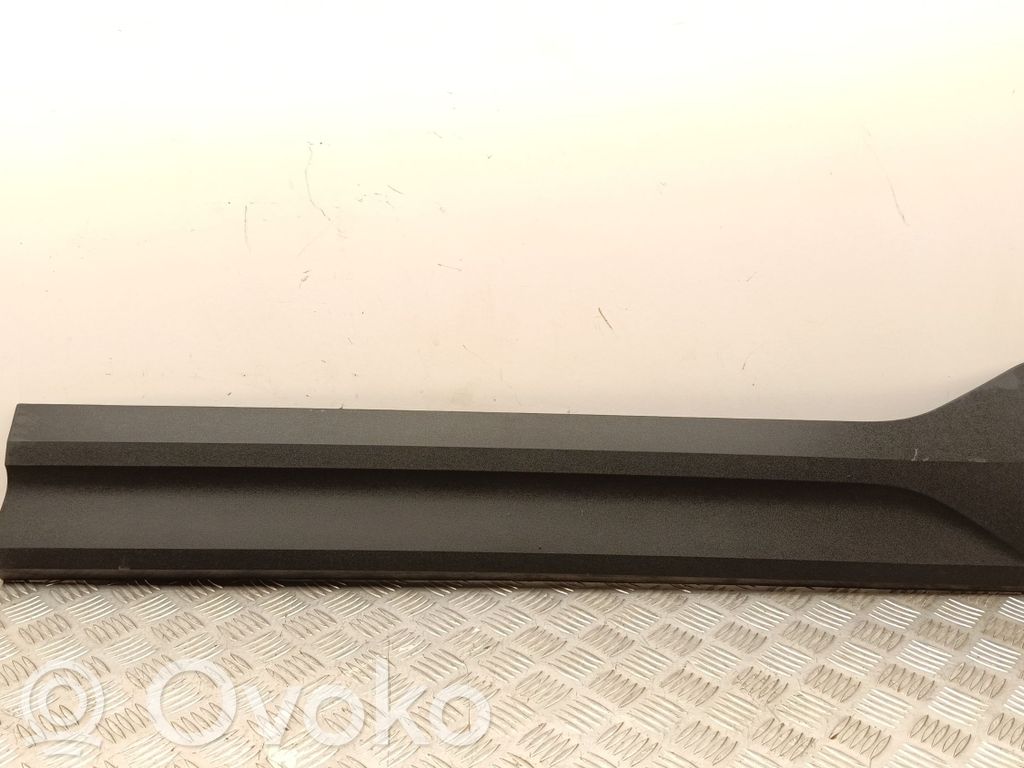 Volvo XC40 Listwa drzwi przednich 