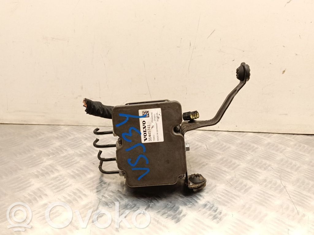 Volvo XC40 ABS bloks 