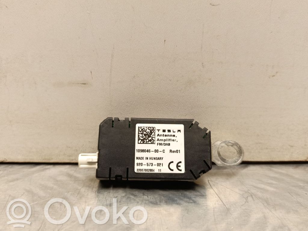 Tesla Model 3 Antenos stiprintuvas 