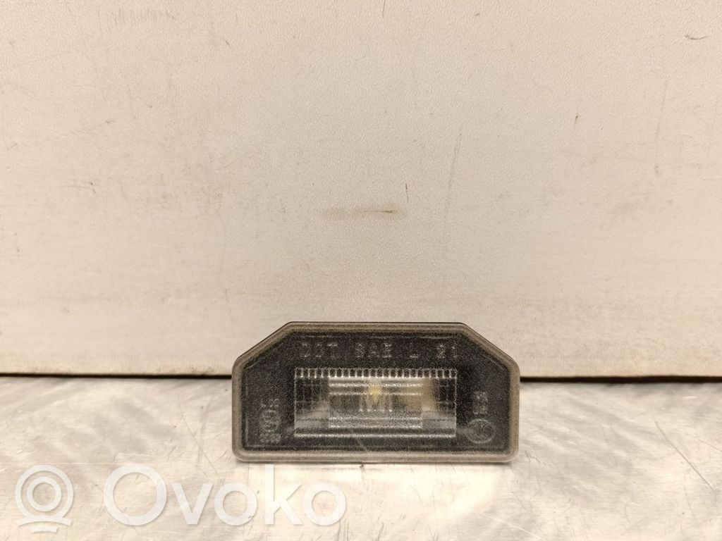 Tesla Model 3 Numerio apšvietimas 
