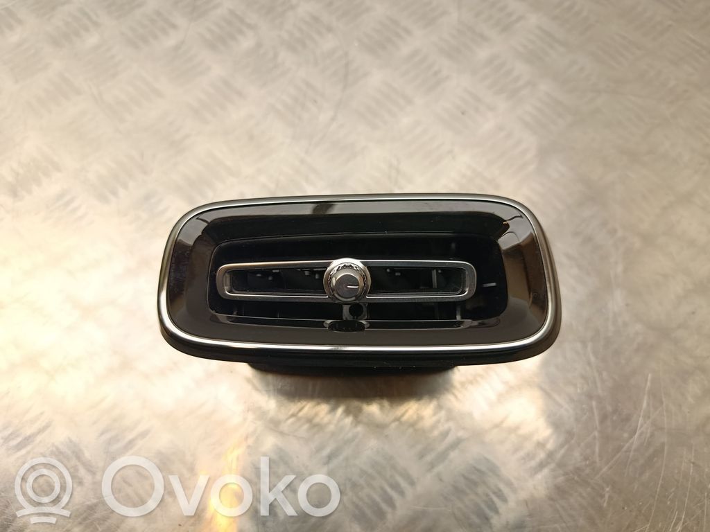 Volvo XC40 Boczna kratka nawiewu deski rozdzielczej 