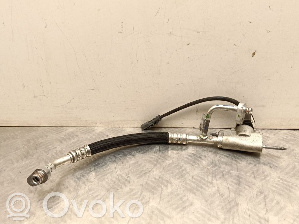 Ilmastointilaitteen putki (A/C)   9826918880,T99089B
