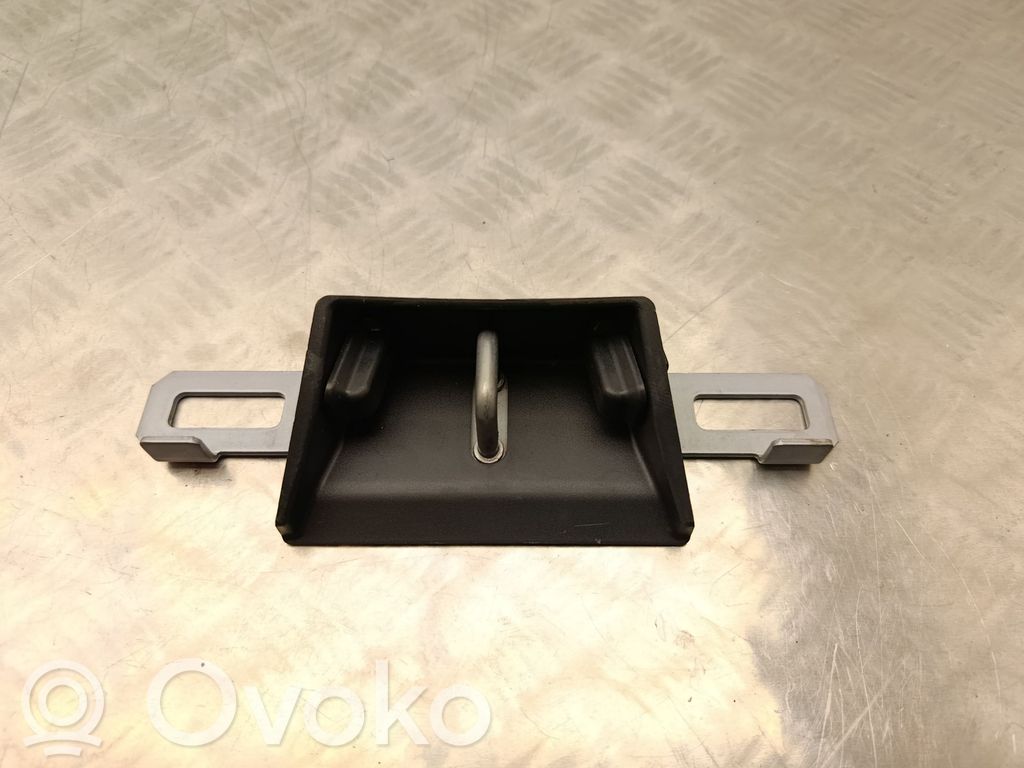 Volvo XC40 Rygiel zamka drzwi tylnych 