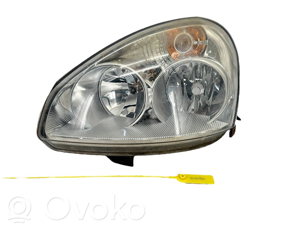 Phare frontale   676512063