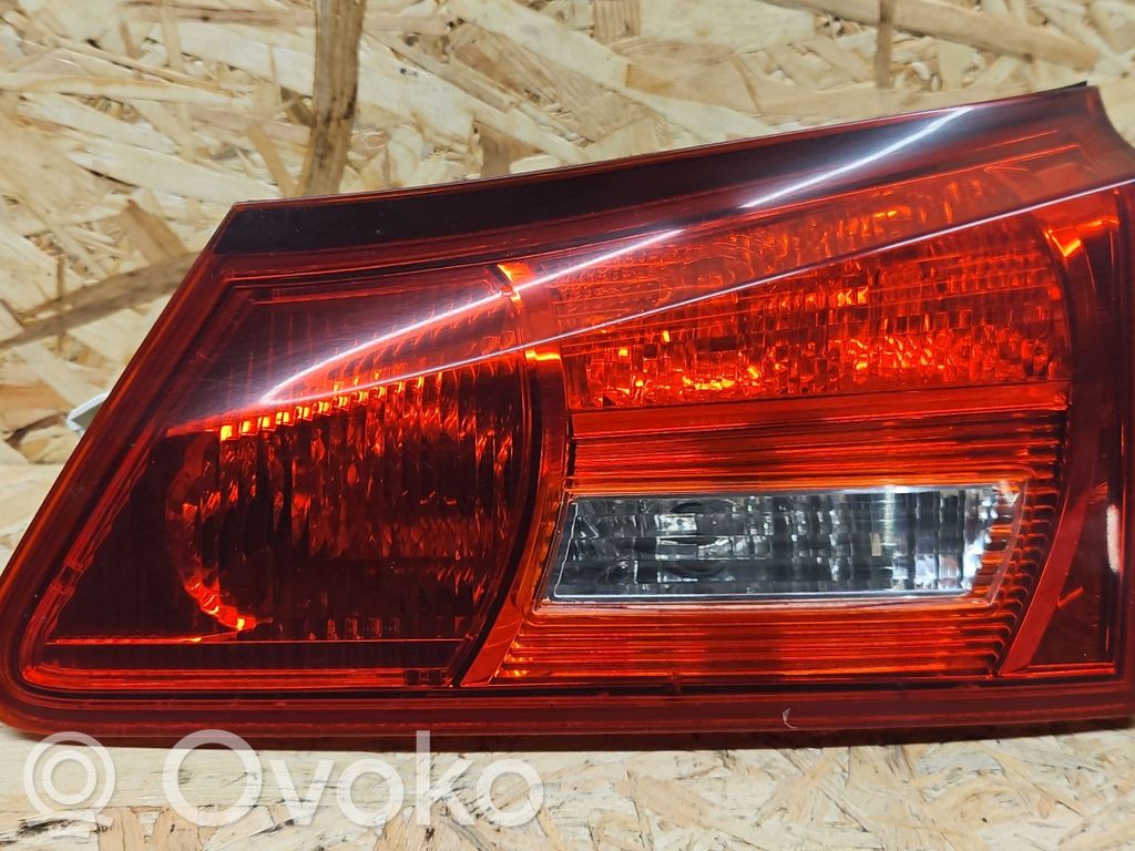 Lexus IS 220D-250-350 Takaluukun takavalot 