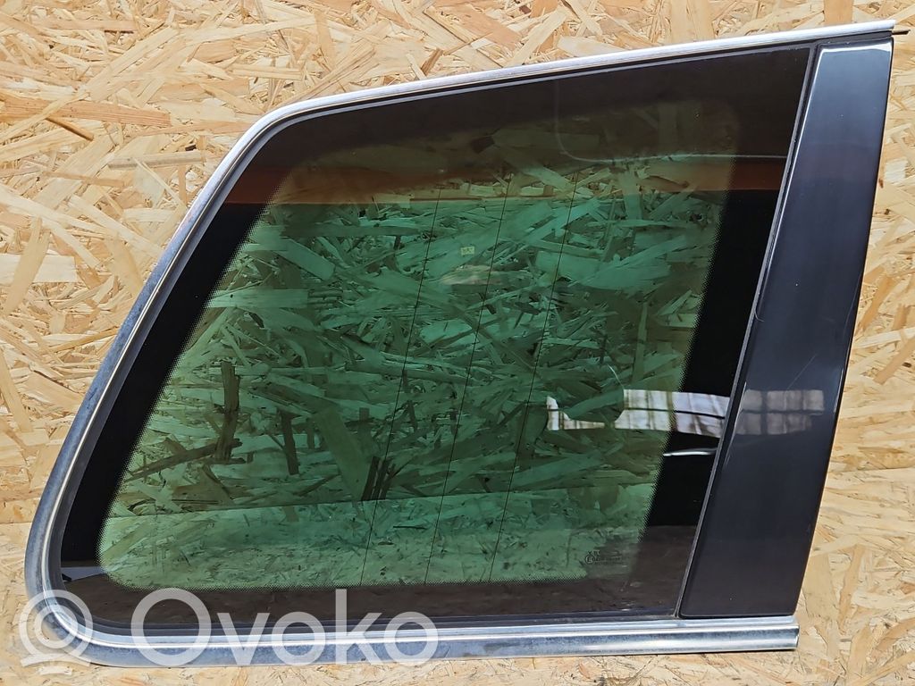 Volkswagen Touareg I Finestrino laterale posteriore 