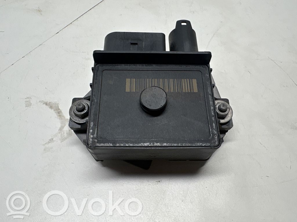 Kvēlsveču relejs   779800007,0522120102,100074863