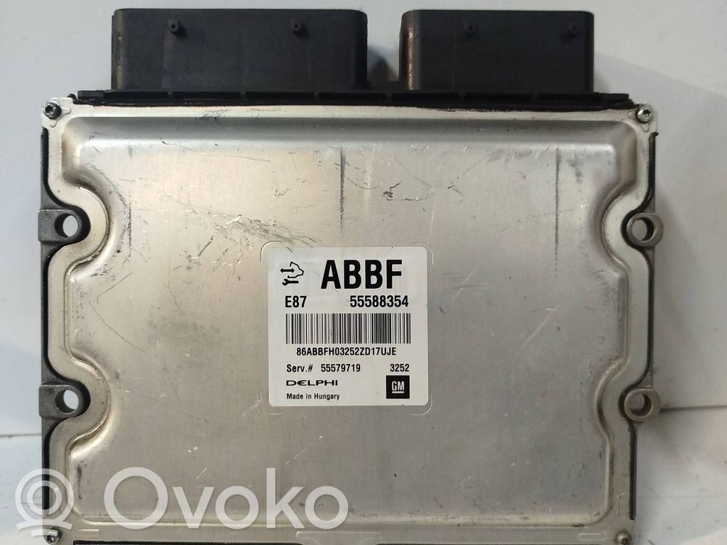 Opel Meriva B Engine control unit/module 
