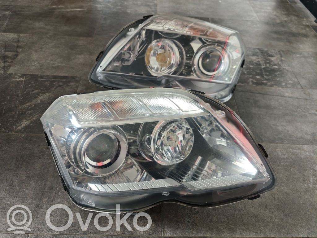 Mercedes-Benz GLK (X204) Lampa przednia 