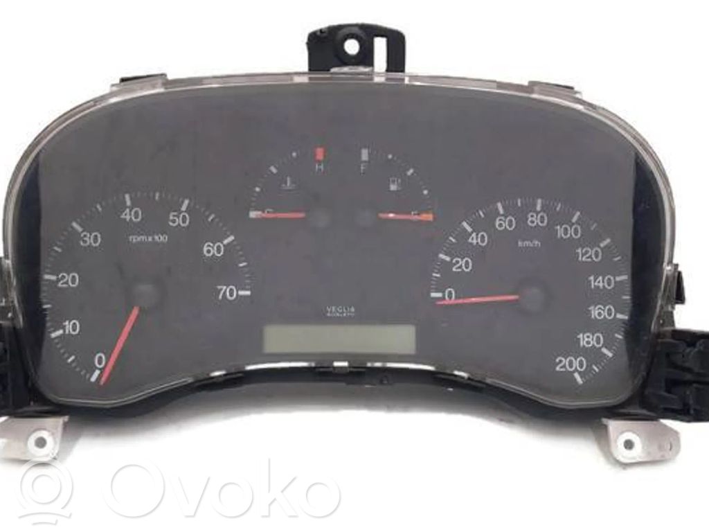 Fiat Punto (188) Spidometras (prietaisų skydelis) 