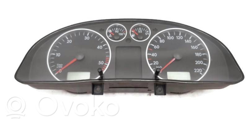 Audi A4 S4 B5 8D Vitezometru (grup de instrumente) 
