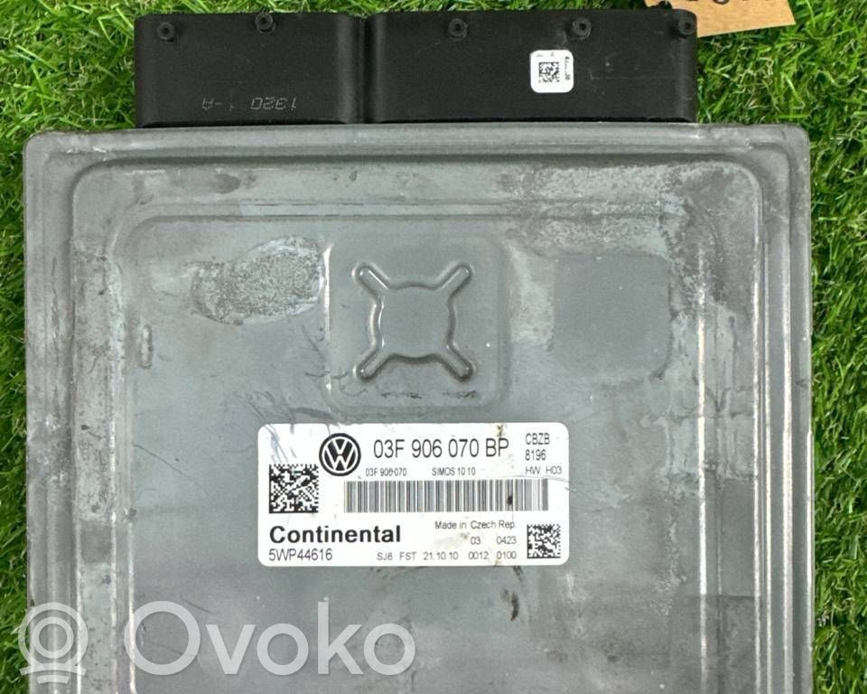 Volkswagen Golf VI Engine control unit/module 