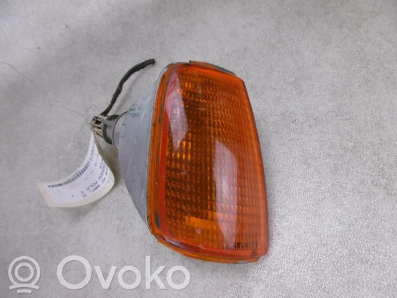 Volkswagen Polo II 86C 2F Semnalizator bară față 