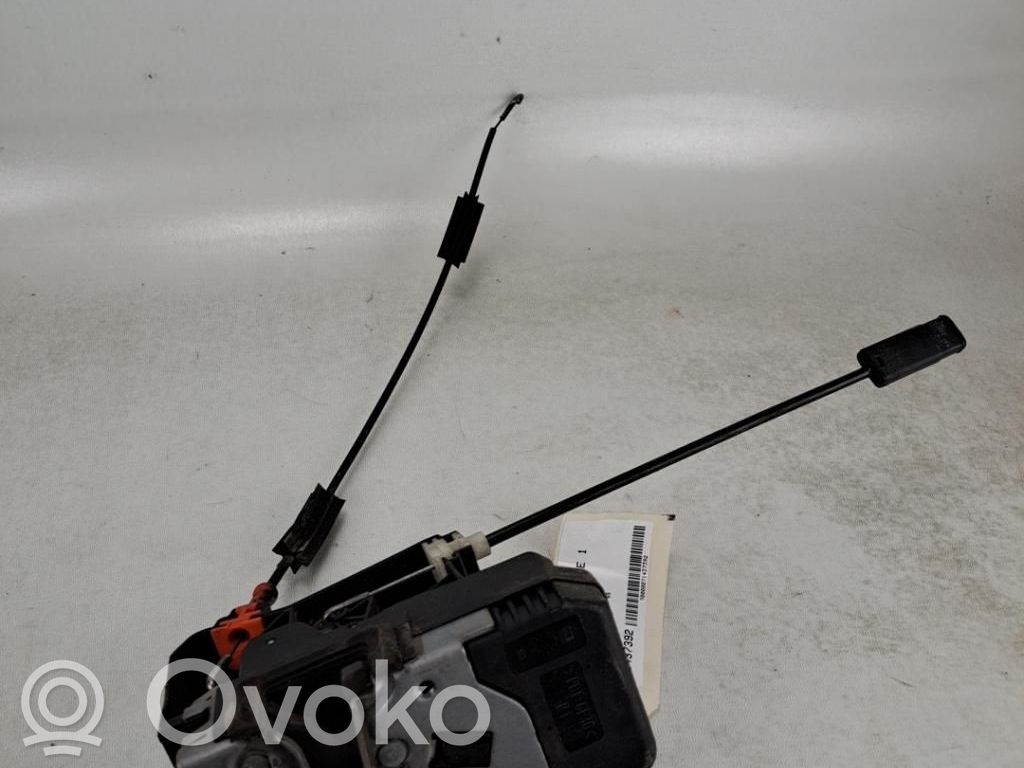 Opel Corsa C Front door lock 