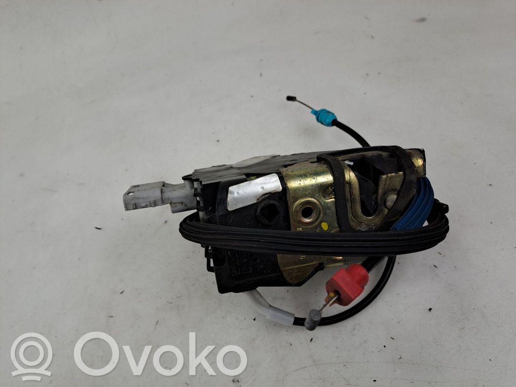 Peugeot 407 Front door lock 