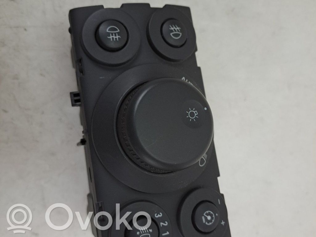 Opel Astra H Light switch 