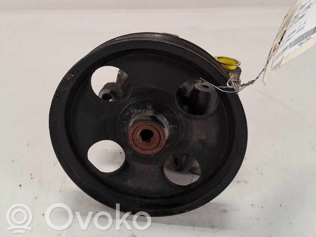 Opel Vivaro Ohjaustehostimen pumppu 