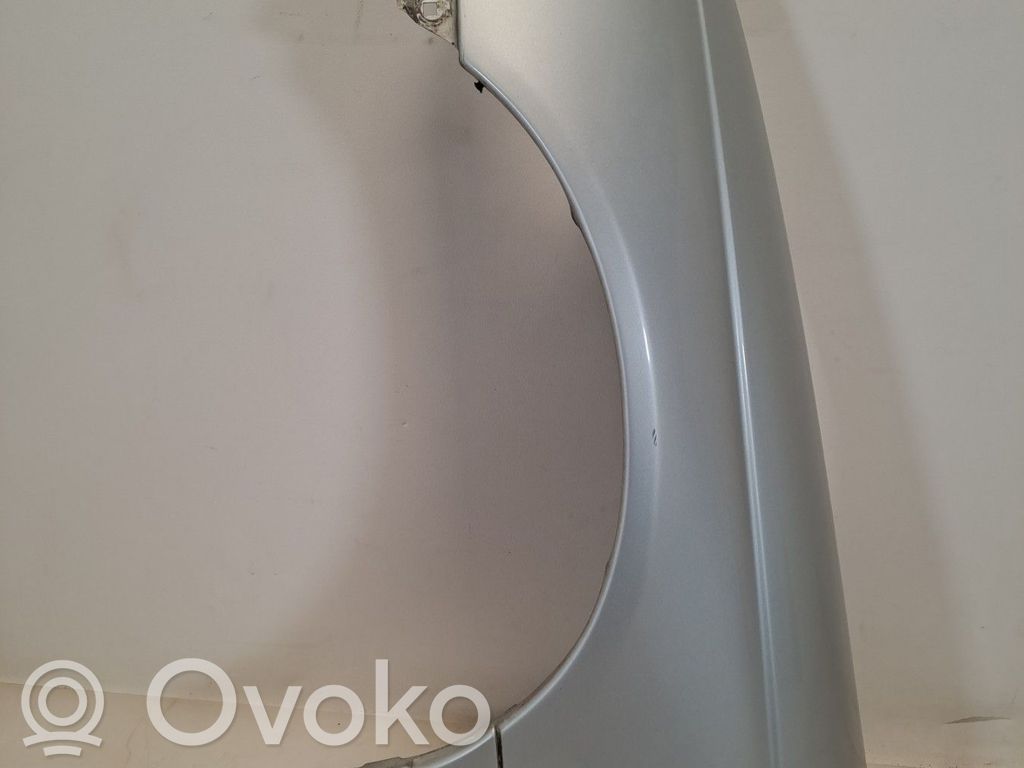 Opel Omega B2 Błotnik przedni 